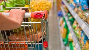 Almacenes de barrio afrontan la caída del consumo