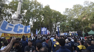 La masiva concentración tuvo lugar en la Plaza 25 de Mayo.