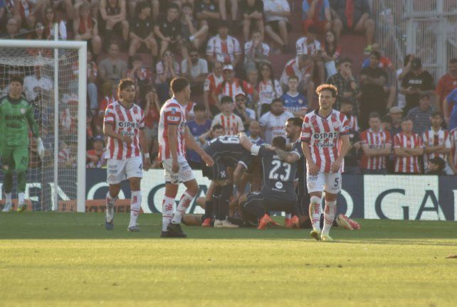 Unión perdió otro partido increíble ante Independiente y profundizó su caída