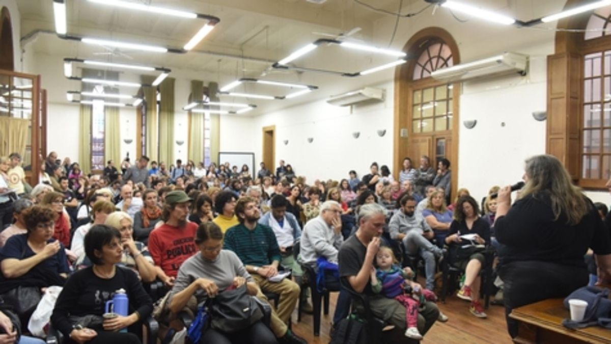Los docentes de la UNR levantaron el paro con fuertes críticas a la Conadu