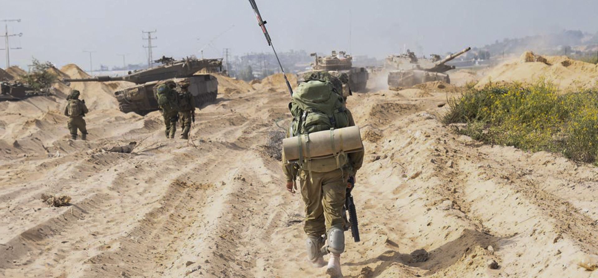 Fotografía publicada por el ejército israelí el jueves 2 de noviembre de 2023 muestra operaciones terrestres dentro de la Franja de Gaza. (Fuerzas de Defensa de Israel vía AP) Fotografía publicada por el ejército israelí el jueves 2 de noviembre de 2023 muestra operaciones terrestres dentro de la Franja de Gaza. (Fuerzas de Defensa de Israel vía AP)