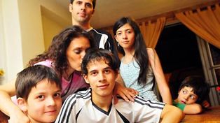 Un mill&oacute;n de d&oacute;lares para salvar  la vida de un chico cordob&eacute;s