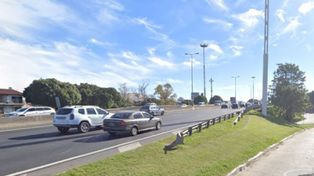 Iban alcoholizados en una camioneta, chocaron un colectivo y los atraparon cuando escapaban por la General Paz