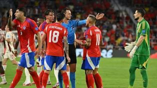 El plan lágrimas de Chile: protestó ante Conmebol por el arbitraje de Roldán