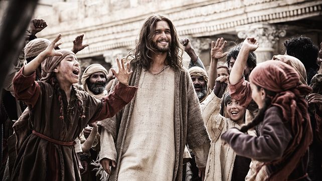 Milagro: mujer es sanada de artritis mientras veía una película de Jesús