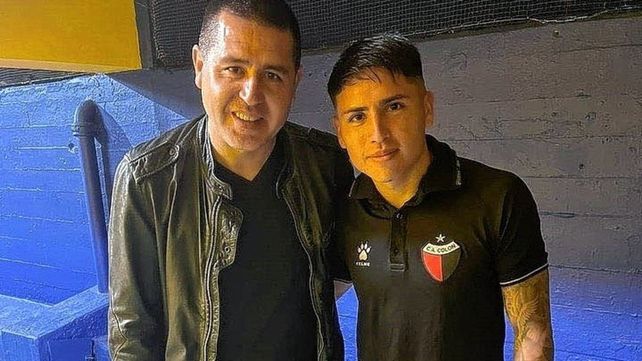 Boca realizaría una nueva oferta para quedarse con Facundo Farías.
