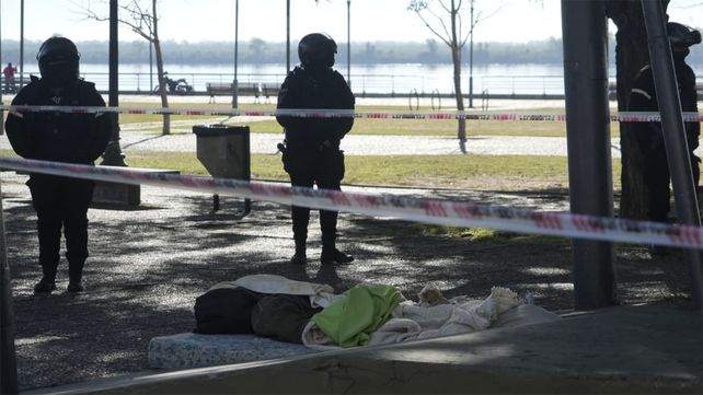 Una persona en situación de calle fue encontrada muerta este lunes en cercanías del Parque España
