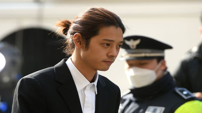 Acusado. La joven estrella pop Jung Joon Young se llamó a silencio.