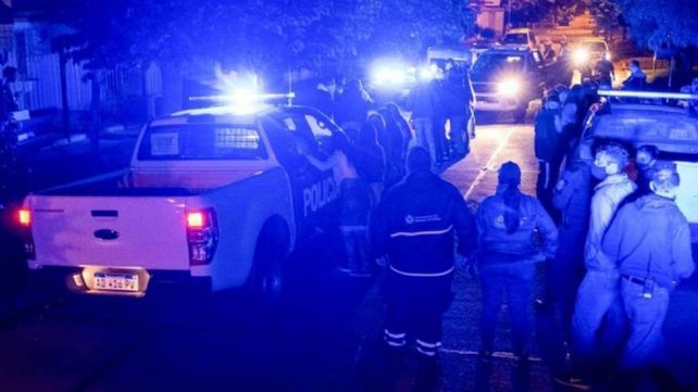 La multaron por una fiesta clandestina y como no puede pagar le embargaron el sueldo por un año
