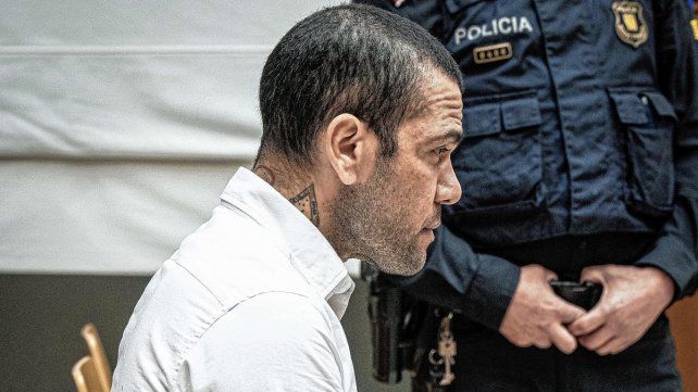 Dani Alves pagó una fianza de un millón de euros y obtuvo así la libertad provisional.