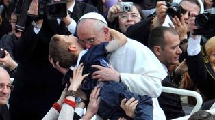 Gestos emotivos y palabras claras en la primera Pascua de Francisco