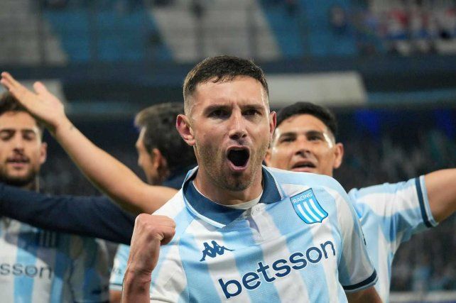 Maravilla Martínez marcó un golazo para Racing.