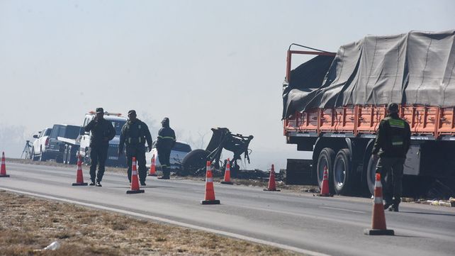 El choque se produjo este viernes a la mañana a pocos kilómetros del puente Rosario-Victoria.