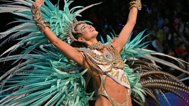 Casi 20 mil personas en la anteúltima noche del Carnaval del País