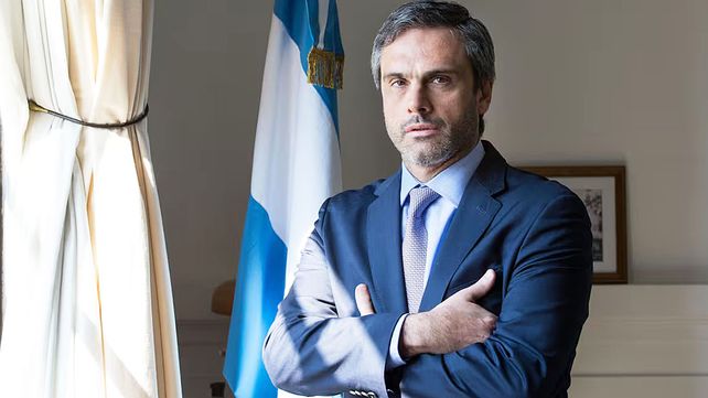 Se mantiene impuesto sobre pasajes al exterior. La medida fue criticada por anticonstitucional