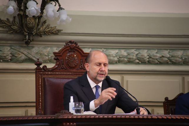 Omar Perotti presentó ante las dos Cámaras legislativas sus principales ejes de gobierno para este segundo año de pandemia.