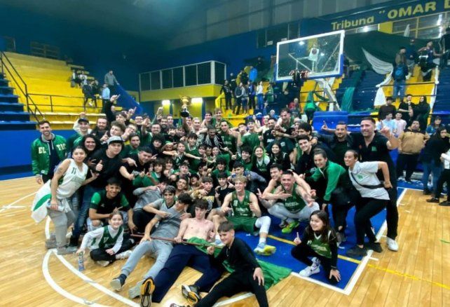 El grito sagrado.&nbsp; Sportivo América gritó campeón en la liga mayor del básquet rosarino.