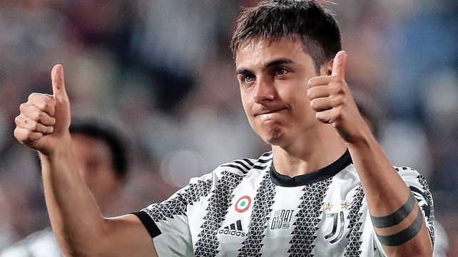 Paulo Dybala aún no resolvió su futuro y tiene arriba de la mesa varias ofertas.