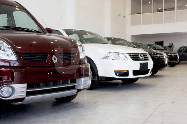 Las transferencias online de autos y motos serán un 40% más baratas