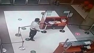 En las últimas horas se viralizaron imágenes de un fantasma en el Sanatorio Finochietto.&nbsp;