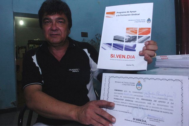 Sivendia presentó un libro