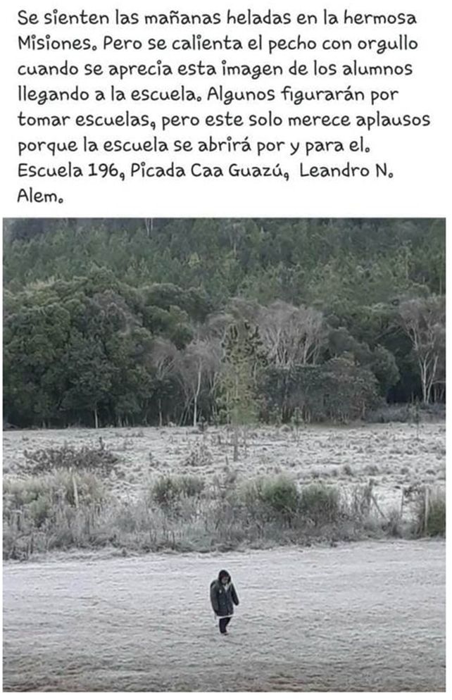 Historia de una foto: tiene 6 años, le hace frente a la helada para ir a la escuela