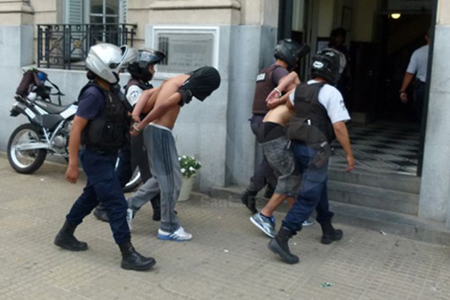 Persiguieron y arrestaron a dos ladrones de motos en Santa Fe