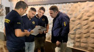La policía desarticuló una banda delictiva del conurbano bonaerense y permitió detener a uno de sus líderes implicado en un fallido asalto en Entre Ríos.