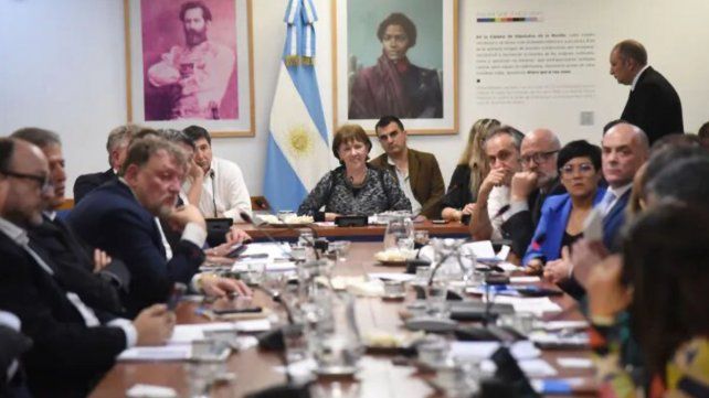 Blanca Osuna preside la Comisión de Educación que analiza el proyecto de Fortalecimiento Educativo.