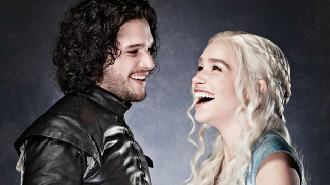 Daenerys Targaryen y Jon Snow enamoran a sus fans en nueva campaña publicitaria