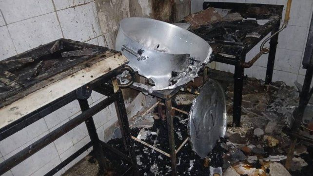 El incendio en una fábrica casera de pastas y pastelitos de Paraná causó importantes daños materiales
