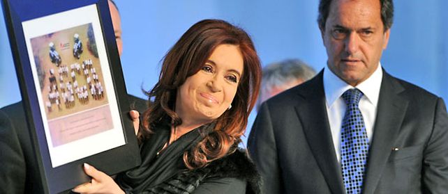 Cristina Fernández le enrostró a Scioli los aportes nacionales a la provincia de Buenos Aires.