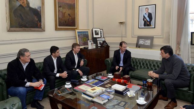 Reunión. Esteban Bullrich dijo que se dará prioridad al pedido.&nbsp;