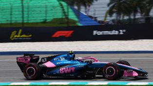 Franco Colapinto hizo un buen sábado en Sepang y largará en el fondo por las penalizaciones