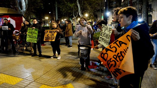 En simultáneo. La manifestación acompañó a otra frente al Congreso.