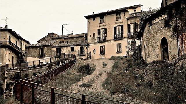 Imágenes de un pueblo fantasma de Italia abandonado tras un terremoto hace 35 años