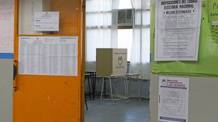 El profesor de Derecho de la UNR, Oscar Blando, dijo que el exceso de oferta electoral contribuye a la respuesta negativa del votante.