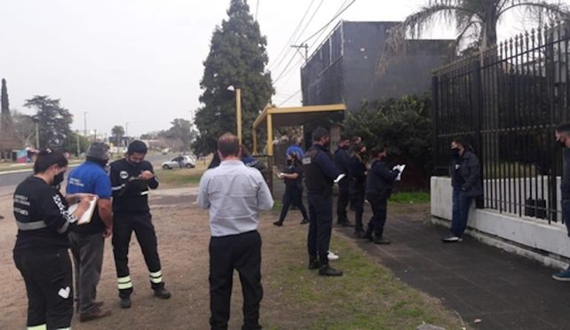 Las autoridades allanaron dos fiestas clandestinas en la ciudad de La Plata.