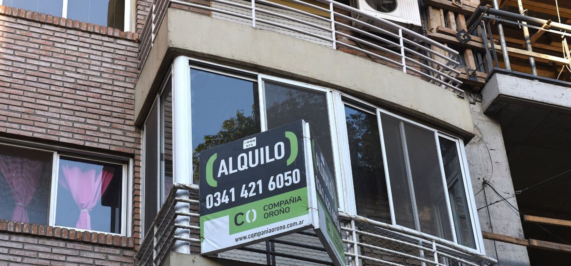Mudarse a Rosario para estudiar en la universidad ya cuesta más de un millón de pesos
