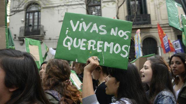 Rosario y una de las movilizaciones en contra de la violencia de género.&nbsp;