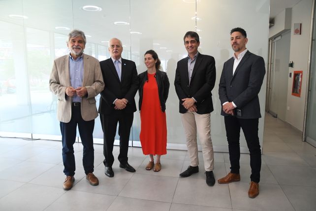 Gran aporte. Los funcionarios destacaron la potencia de la máquina.