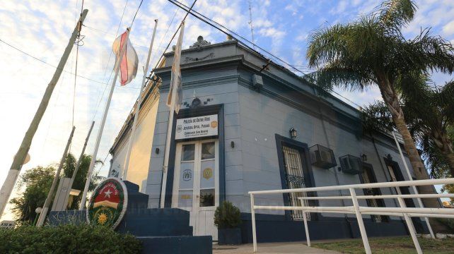 Ocurrió en la comisaría de San Benito y quedó registrado en un video. “No esperaba nada de ellos”