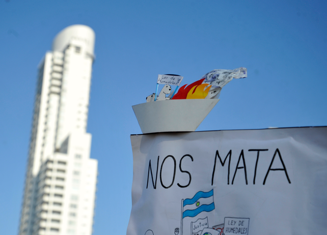 Las Fuerzas Armadas llegaron a Alvear para combatir los incendios en las islas