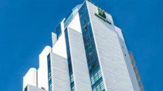 La cadena internacional Holiday Inn Rosario presenta hoy en sociedad sus instalaciones ubicadas en Dorrego y Tucumán. La cadena internacional Holiday Inn Rosario presenta hoy en sociedad sus instalaciones ubicadas en Dorrego y Tucumán.