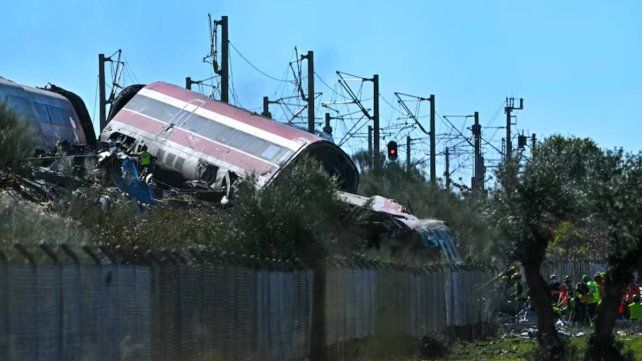 Al menos 30 muertos tras el choque de trenes en España