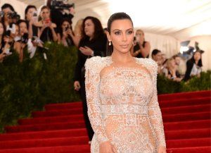 Kim Kardashian fue indemnizada con un euro por el robo de joyas en París
