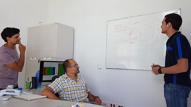 Científicos del Conicet y de la Universidad del Litoral en Santa Fe diseñaron materiales especiales capaces de desviar el calor dentro del circuito eléctrico para reutilizarlo de forma más efectiva