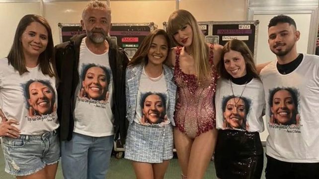 Taylor Swift junto a la familia de Ana Clara Benevides