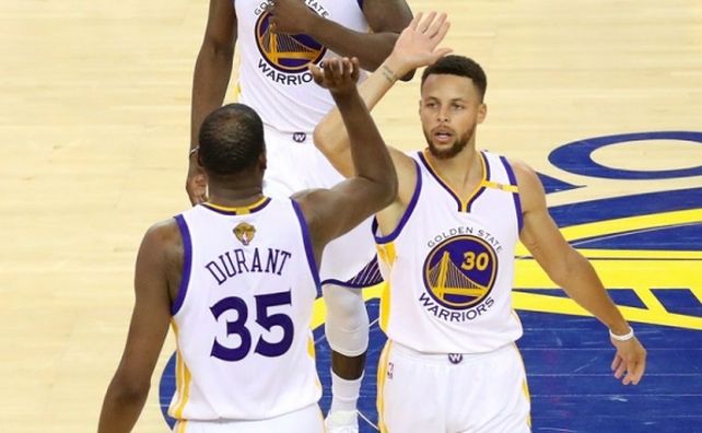 Golden State extendió la ventaja sobre Cleveland