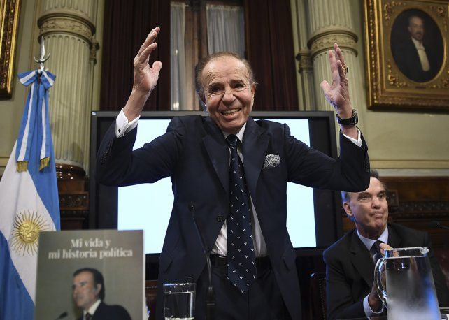 Carlos Saúl Menem, expresidente y senador Nacional por La Rioja.